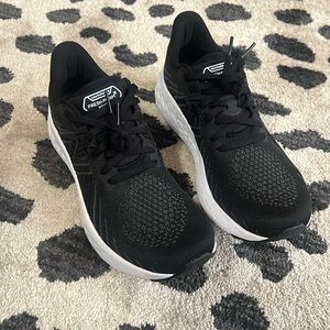 New Balance Fresh Foam Vongo in size 9